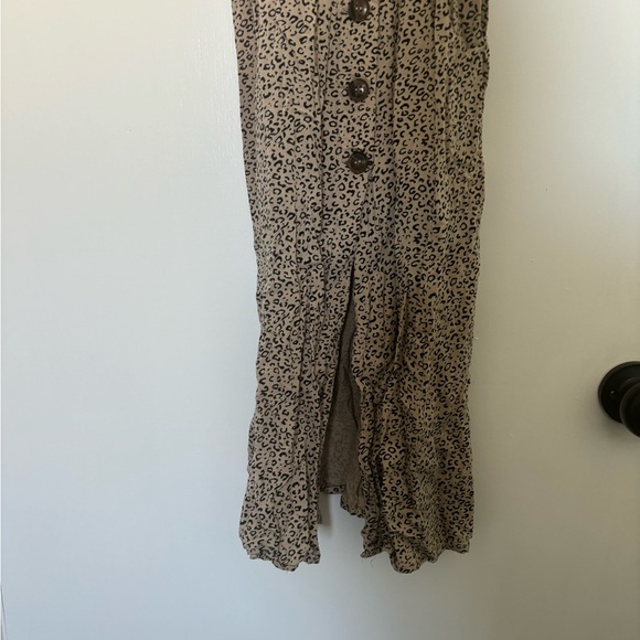 Japna Cheetah Button-Down Midi Dress - Picture 2 of 5